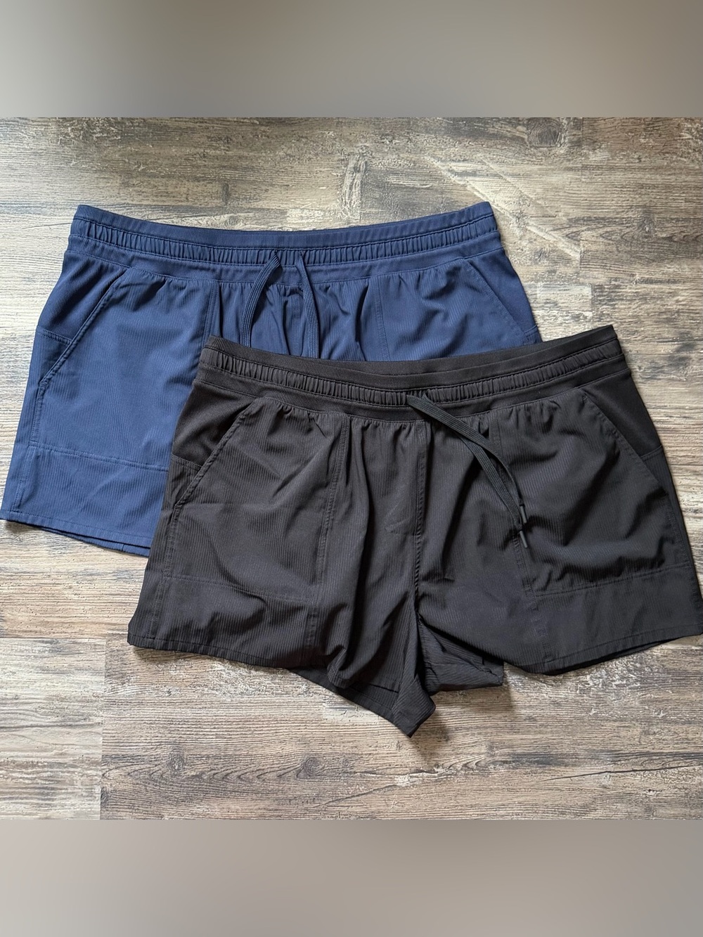 Lot of 2 Vively pull on athletic casual shorts black & navy blue women’s 2x